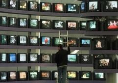 Die Landesmedienanstalten plädieren für den Erhalt des Free-TV und geben somit eine Antwort auf die angekündigte Digitalisierung von RTL und MTV. (Foto: dpa)