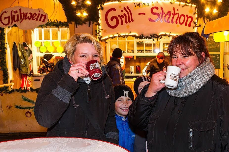 Der Christkindlmarkt in Bad Lauchstädt hat seit Freitagabend geöffnet.