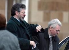 Sinn Fein Präsident Gerry Adams (l) (Foto: dpa)