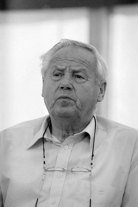 Der Jurist und frühere Rektor der Juristischen Hochschule des DDR-Ministeriums für Staatssicherheit (MfS), Willi Opitz, aufgenommen am 01.06.2002 in Berlin. (FOTO: DPA)