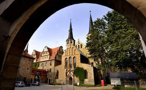 Blick auf den Merseburger Dom. Er zählt zu den beeindruckendsten Baudenkmalen an der «Straße der Romanik». (FOTO: ANDREAS STEDTLER)