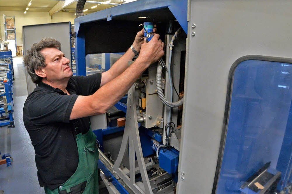 Thomas Olszak ist Seiteneinsteiger bei Novo Tech. Über den „Job-Motor“ hat er ein Praktikum und danach eine feste Stelle bekommen.