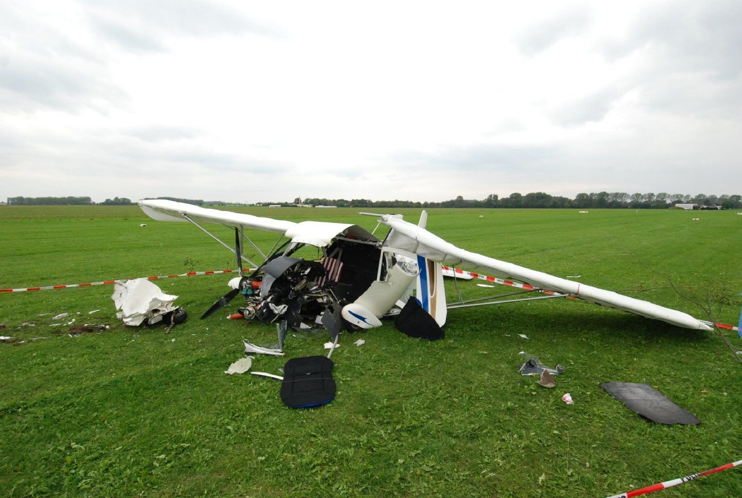 Wieder ist ein Kleinflugzeug abgestürzt. Bei dem Crash im Salzlandkreis wurde der Pilot schwer verletzt.