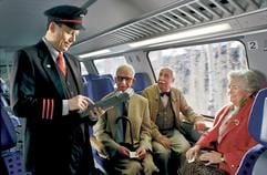 Bahnchef Mehdorn hatte angekündigt, alle Züge künftig rauchfrei zu machen. Ob es «Raucherwaggons» gibt, ist ungewiss. (Foto: dpa)