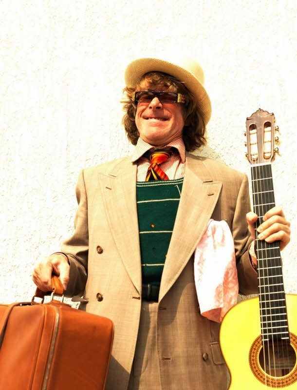 Unser Dr. Sommer: Helge Schneider ist wieder auf Tour. Am 25. August spielt er in Leipzig.