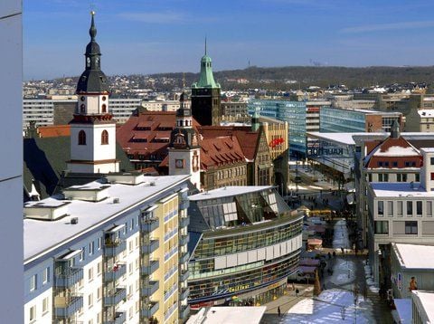 Die städtische Grundstücksgesellschaft GGG will mehr Menschen nach Chemnitz locken. (FOTO: DPA)