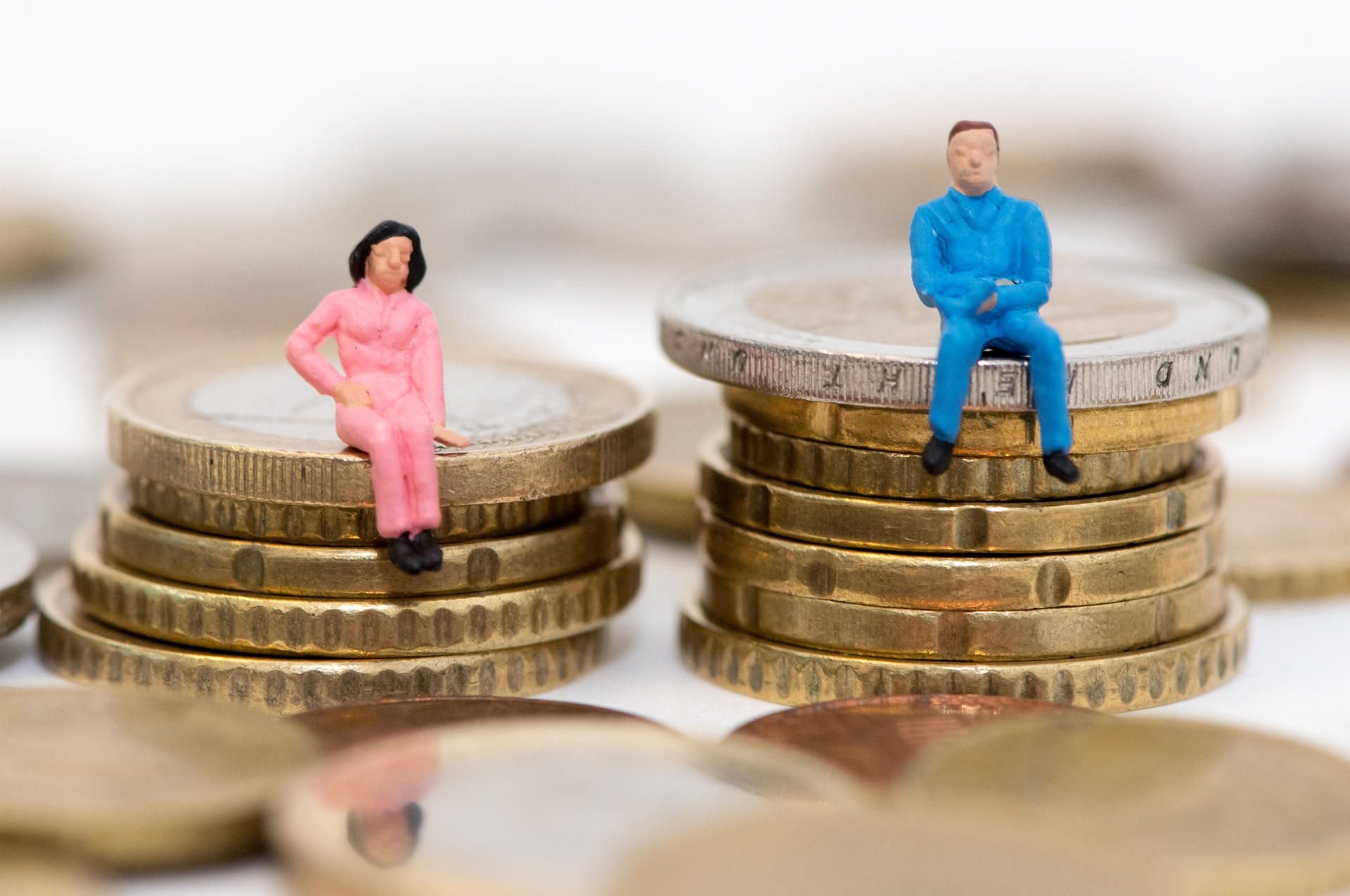 Zwischen der Rente von Männern und Frauen klafft eine große Lücke.