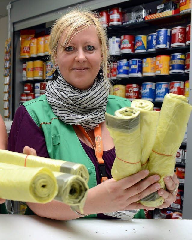 Nicht nur bei Globus in Theißen werden Gelbe Säcke ausgegeben. Reichen tun sie nicht.