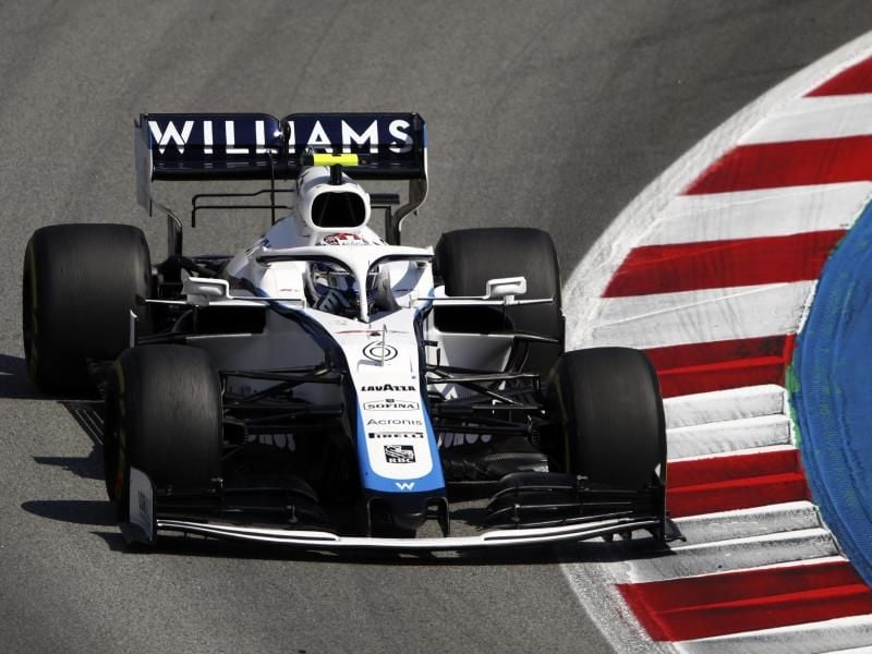 Der Kanadier Nicholas Latifi vom Team Williams steuert sein Auto auf der Rennstrecke. Foto: Bryn Lennon/Pool Getty/AP/dpa/Archivbild