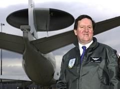 NATO-Generalsekretär Lord George Robertson. (Foto: dpa)