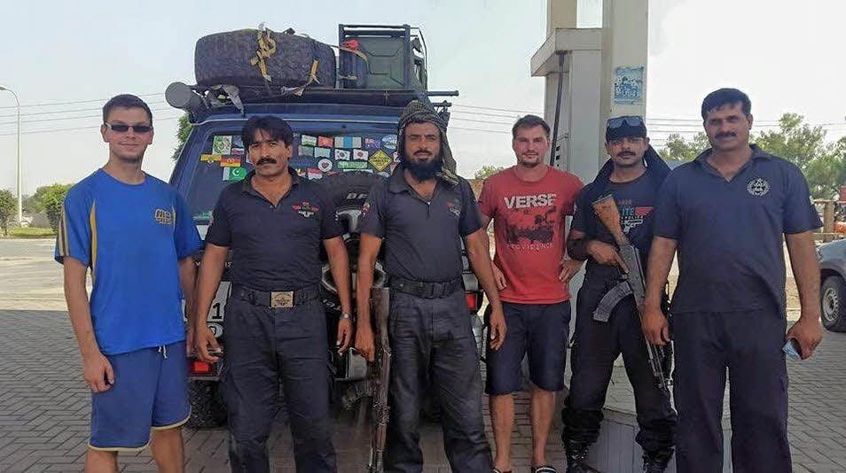 Juni 2015: an einem Checkpoint in Pakistan