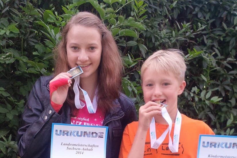 Karolin Langer (r.) ist Landesmeisterin geworden, Gina Heitmann erkämpfte sich mit angebrochenem Finger Bronze.