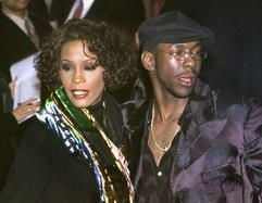 Das Musiker-Ehepaar Whitney Houston und Bobby Brown bei einer VH1 Divas Party in New York (Archivfoto vom 13.04.1999). (Foto: dpa)