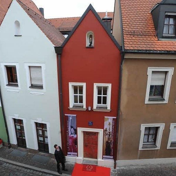 Nur für frisch Verheiratete: Das Eh'häusl in Amberg ist mit 56 Quadratmeter das kleinste Hotel der Welt.