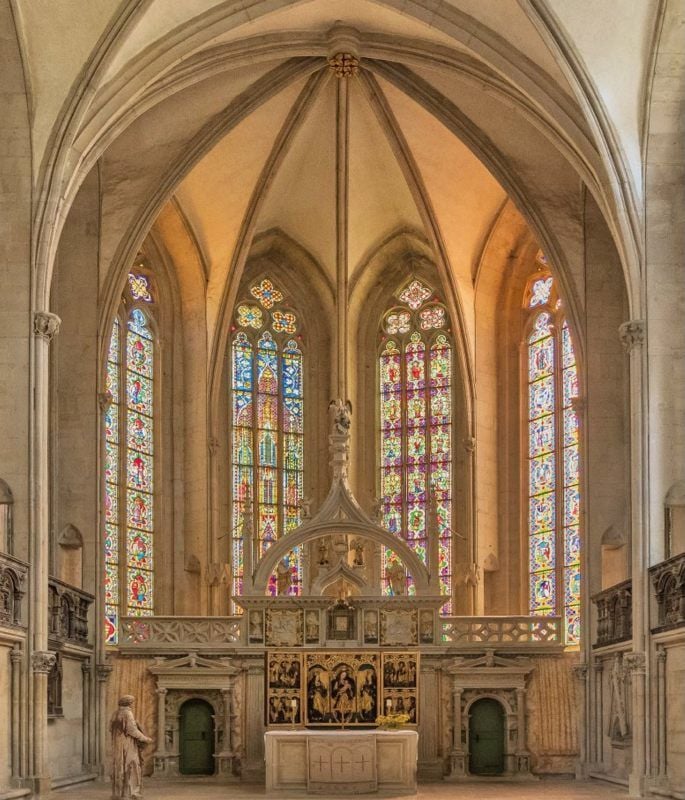 Die Fenster des Ostchors des Naumburger Doms werden ab Mitte September von einem Gerüst verdeckt sein. Sie kommen für ein Jahr in die Kur und werden gereinigt sowie behutsam restauriert.