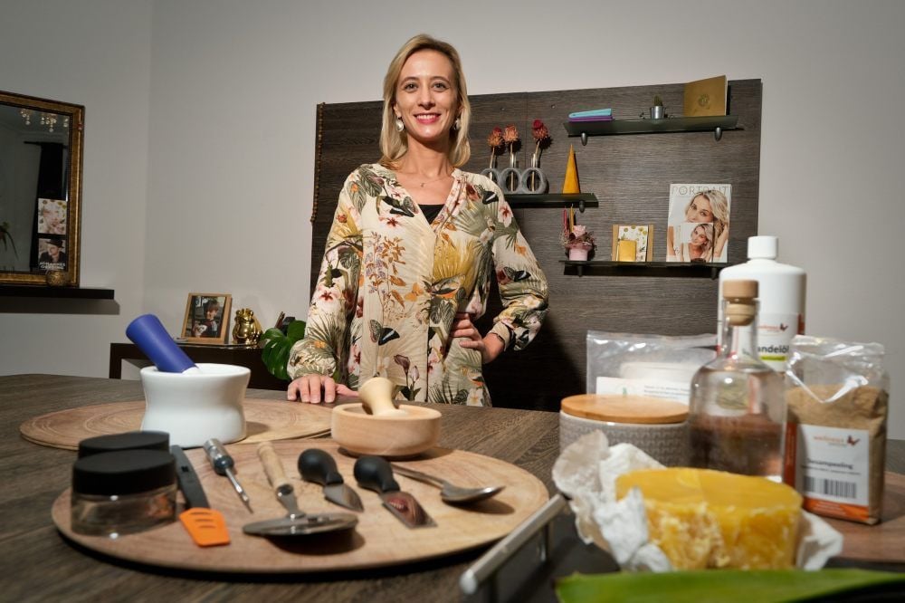Karoline Kindlein setzt in ihrem Studio auf Naturprodukte. Als Unternehmerin setzt sie auf Austausch mit anderen Frauen.