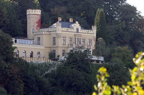 Fernsehmoderator Thomas Gottschalk will sein Schloss Marienfels in Remagen am Rhein wieder verkaufen. (ARCHIVFOTO: DPA)