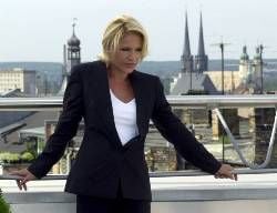 Schlagerstar Michelle über den Dächern von Halle