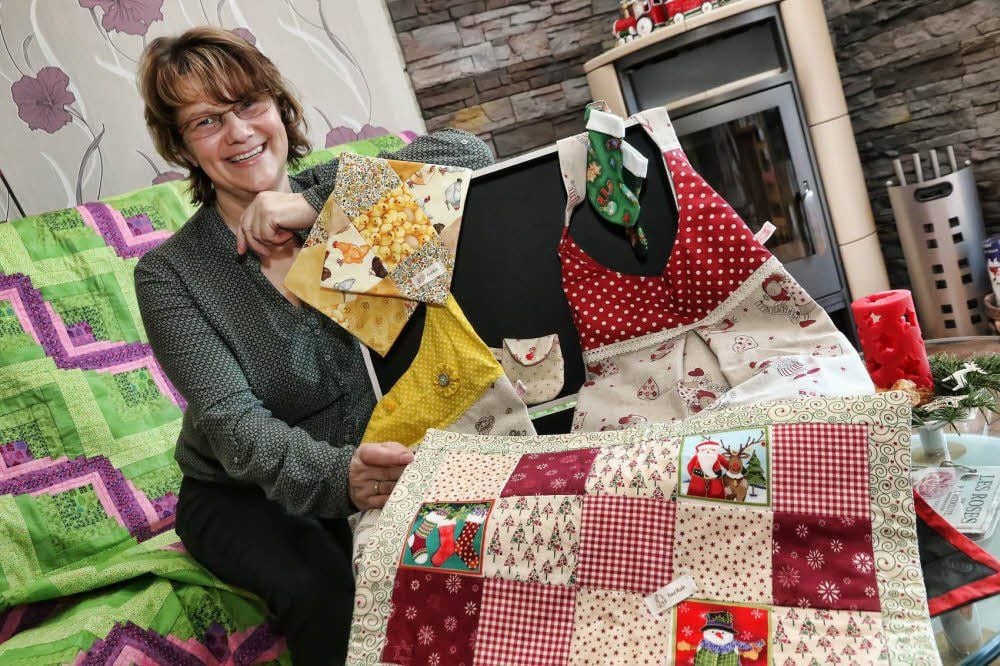 Andrea Kinzel aus Edersleben fertigt aus einzelnen Stoffteilen Patchworkdecken und andere kleine Geschenke.