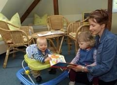 Mutter mit Kindern (Foto: dpa)