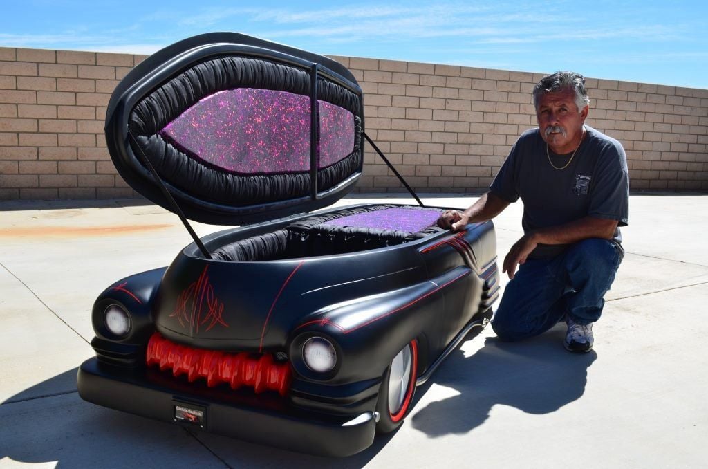 Der Erfinder der „Cruisin Caskets“ ist Danny Mendez aus Kalifornien.