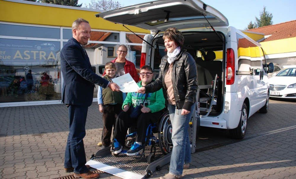 Kathrin Mester (von rechts) und ihre Söhne Steven und Marten sowie Jörg Dombrowski und Kornelia Bodenstein (hinten)