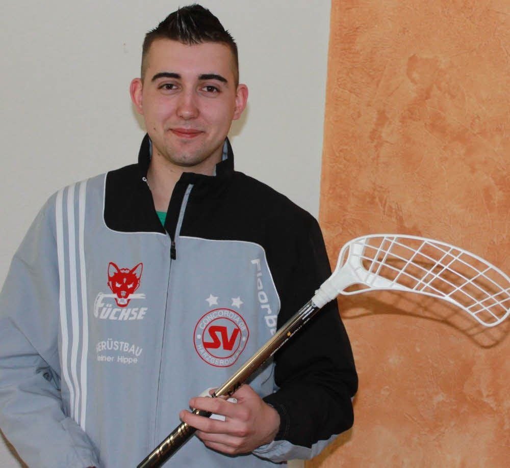 Dominik Albrecht engagiert sich bei Concordia Harzgerode als Spieler und Trainer im Floorball.
