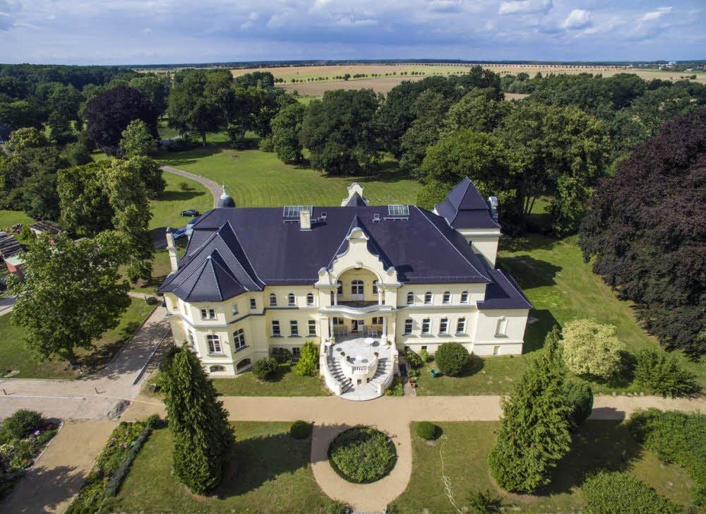 Versteckt liegt Schloss Brandenstein am Rande des gleichnamigen Ortes.