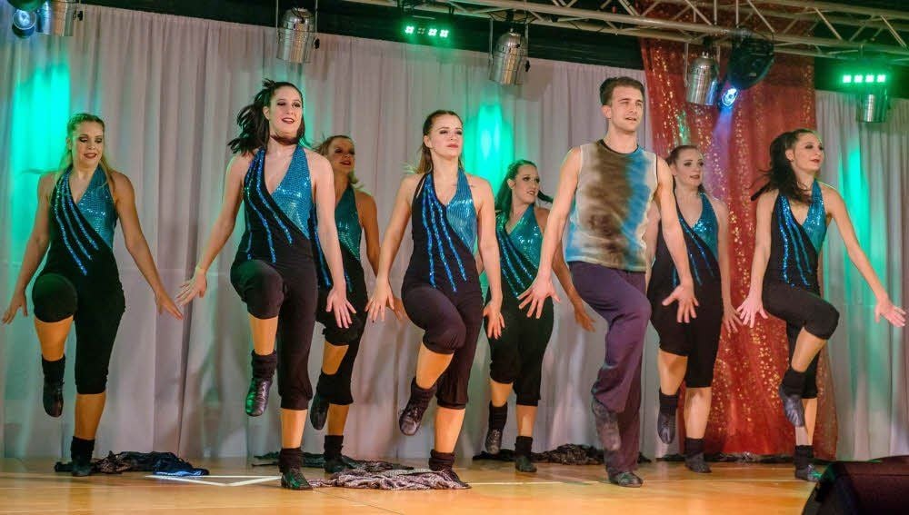 Die Zschornewitzer Tanzgirls und -boys haben ihren Besuchern am Sonnabend im Saal der Elektroschmelze eine tolle Show geboten.
