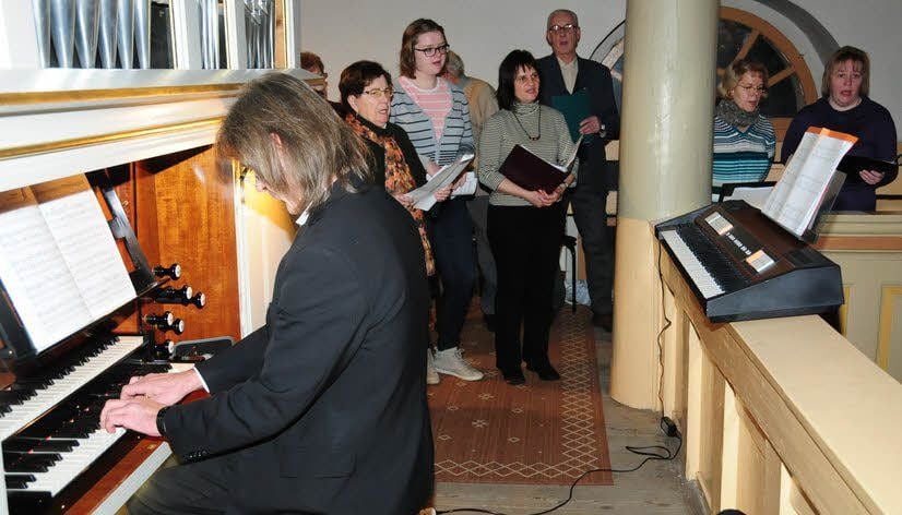 Sänger aus Mügeln, Seyda und Blönsdorf, an der Orgel der Kantor