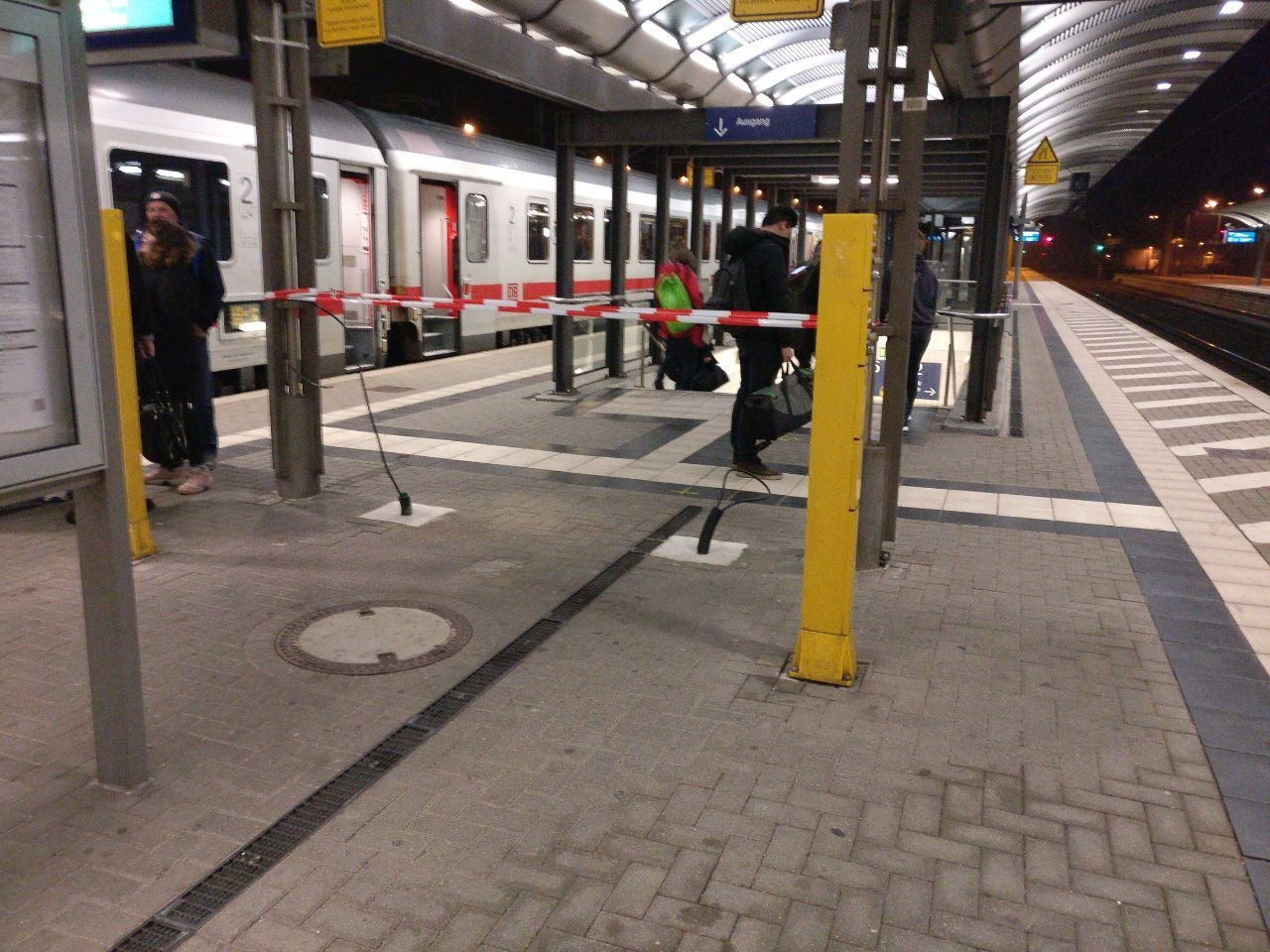 Die neuen Kabelenden am Bahnhof in Bitterfeld