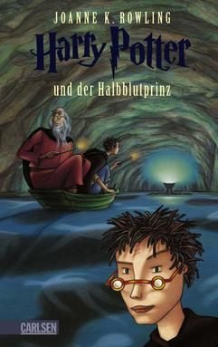 Das Cover des neuen, sechsten Harry-Potter-Bandes «Harry Potter und der Halbblutprinz» von Joanne K. Rowling zeigt Harry Potter mit einem alten Mann auf einem Boot durch eine Höhle fahrend. (Foto: dpa)