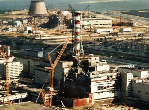 Luftaufnahme vom 31.12.1996 zeigt das Kernkraftwerk Tscherobyl in der Ukraine. (FOTO: DPA)