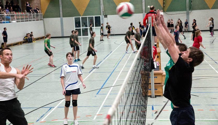 16 Mannschaften beteiligten sich am Nachtturnier in der Turnhalle des Jessener Gymnasiums.