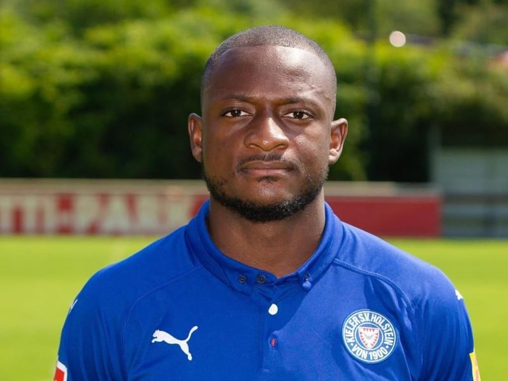 SV Sandhausens David Kinsombi, hier noch im Dress von Holstein Kiel.