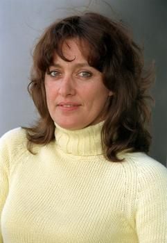 Die deutsche Schriftstellerin Annegret Held auf der Frankfurter Buchmesse. Ihr neuer Roman "Die letzten Dinge" erzählt von einer jungen Frau, die sich in einem Altenheim um kranke und verwirrte Menchen kümmert. (Foto: dpa)