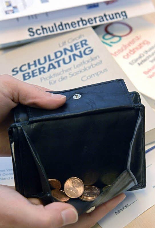 Mehr als jeder zehnte Bewohner im Saalekreis ist überschuldet.
