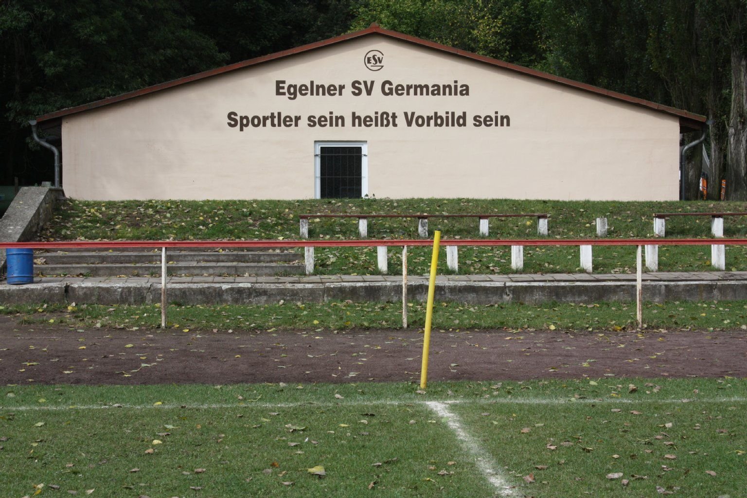 Der Sportplatz in Egeln, auf dem sich die Tätlichkeit abspielte.