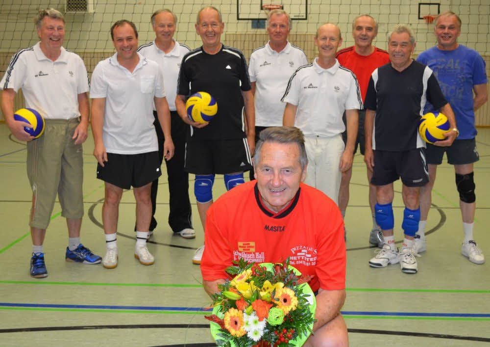 Kurt Möritz mit dem MZ-Blumenstrauß, gesponsert von der Blumenboutique Meinhardt.