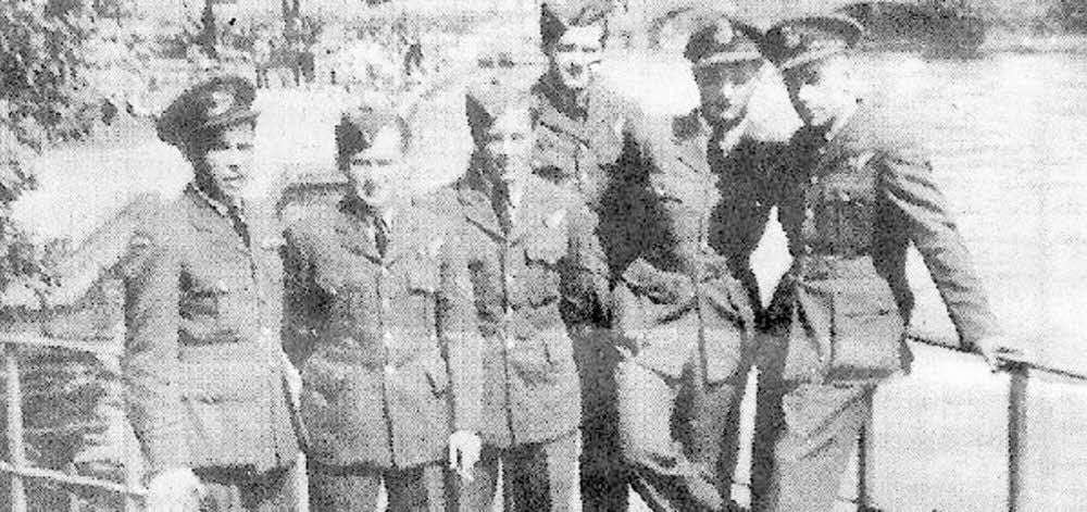 Die Besatzung des abgestürzten Flugzeugs.