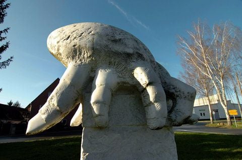 Milben-Denkmal in Würchwitz (FOTO: HARTMUT KRIMMER)