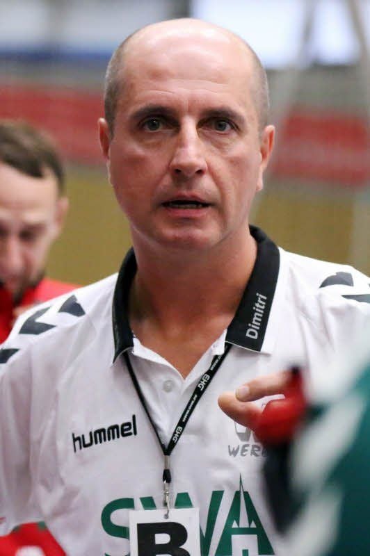 Dimitri Filippovs HC Aschersleben (r.) wirkt stabiler.