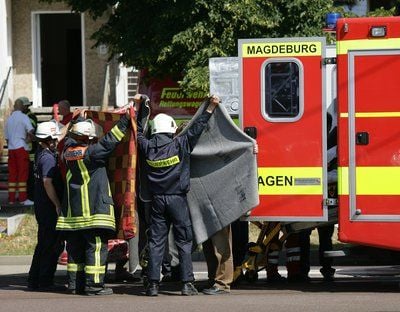Bei einem Wohnungsbrand in Magdeburg ist ein kleiner Junge ums Leben gekommen. Die Staatsanwaltschaft ermittelt nun gegen den Vater. (FOTO: DPA)