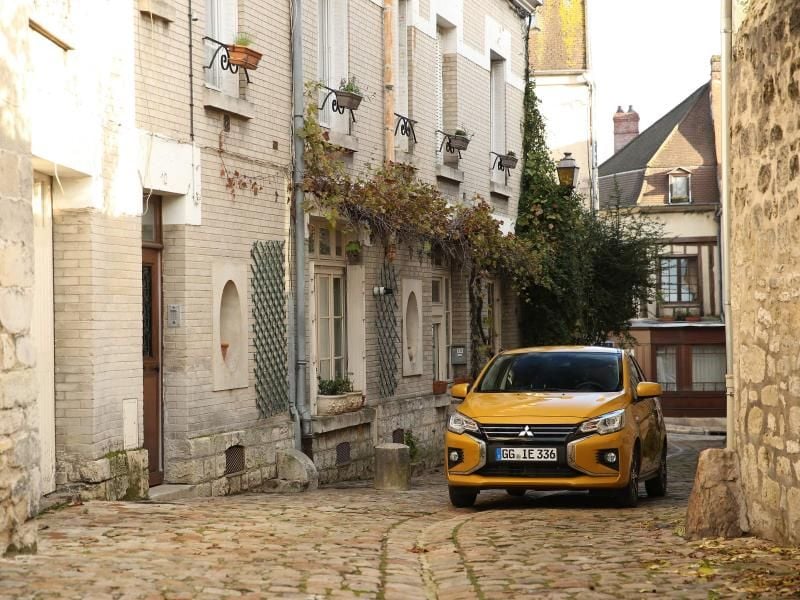 Neuer Auftritt: Anfang 2020 rollt der Mitsubishi Space Star unter anderem mit einer überarbeiteten Front zu den Händlern. Foto: Mitsubishi/dpa-tmn