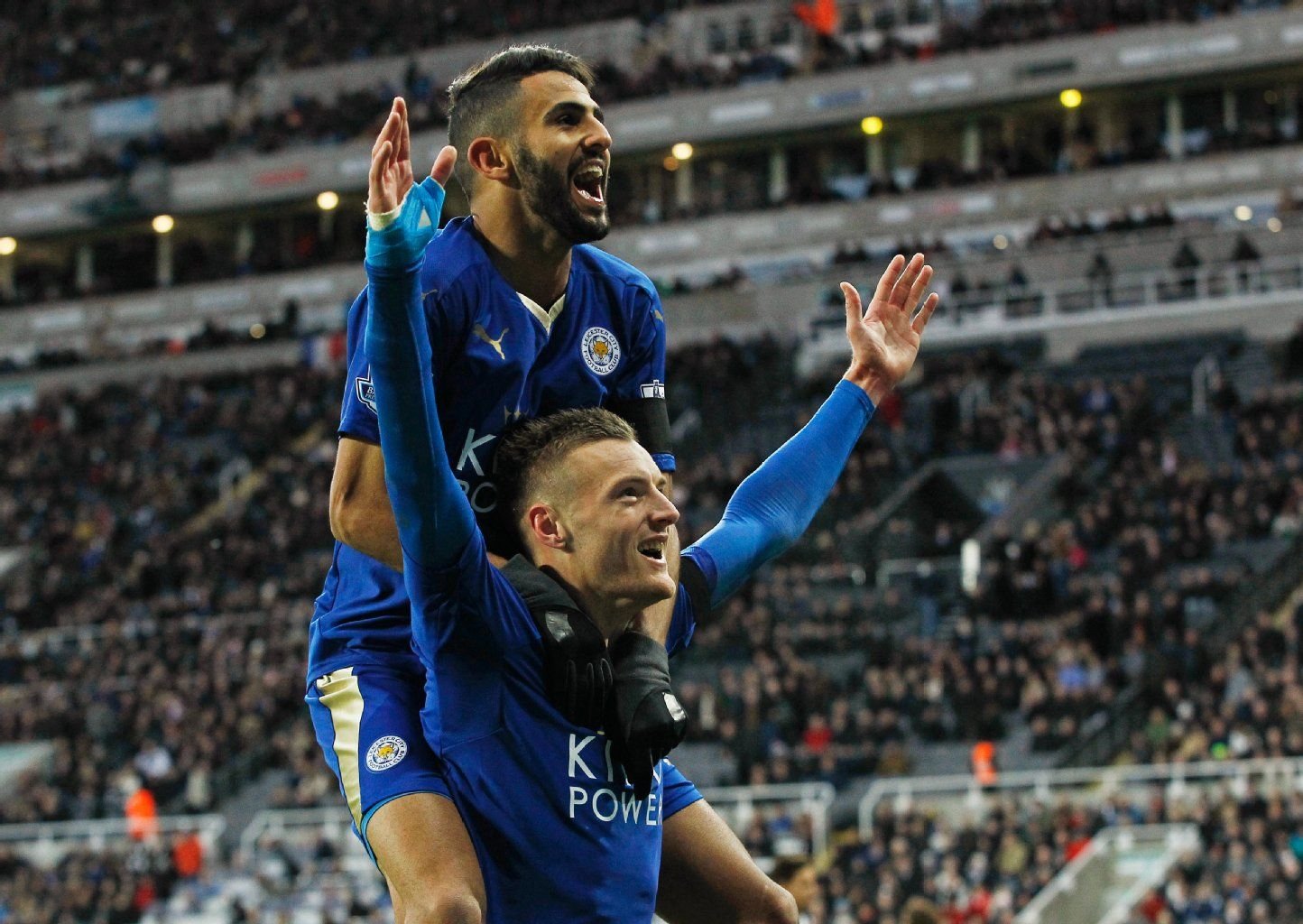 Riyad Mahrez (o.) und Teamkollege Jamie Vardy