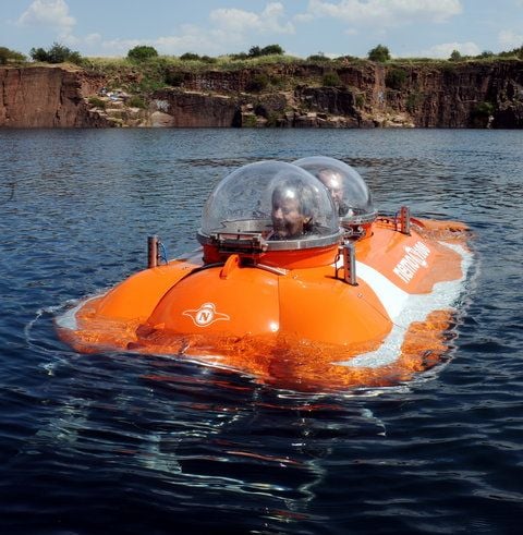 Tauchaktion mit Mini-U-Boot im Steinbruch Löbejün.