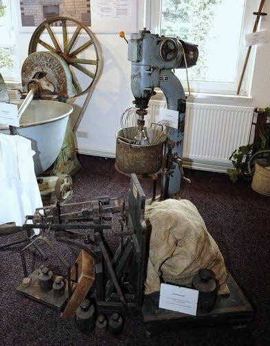 Viele Utensilien früherer Handwerksmeister und Haushalte bereichern die Ausstellung im Heimatstübchen.