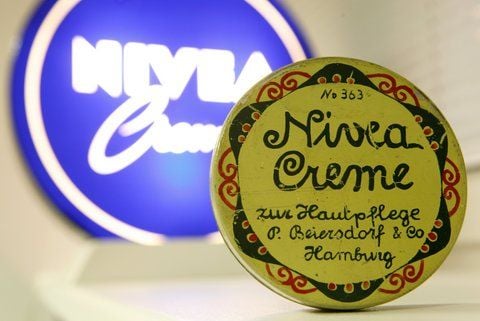 Die Nivea-Creme ist das bekannteste Produkt der Beiersdorf AG. (ARCHIVFOTO: DPA)