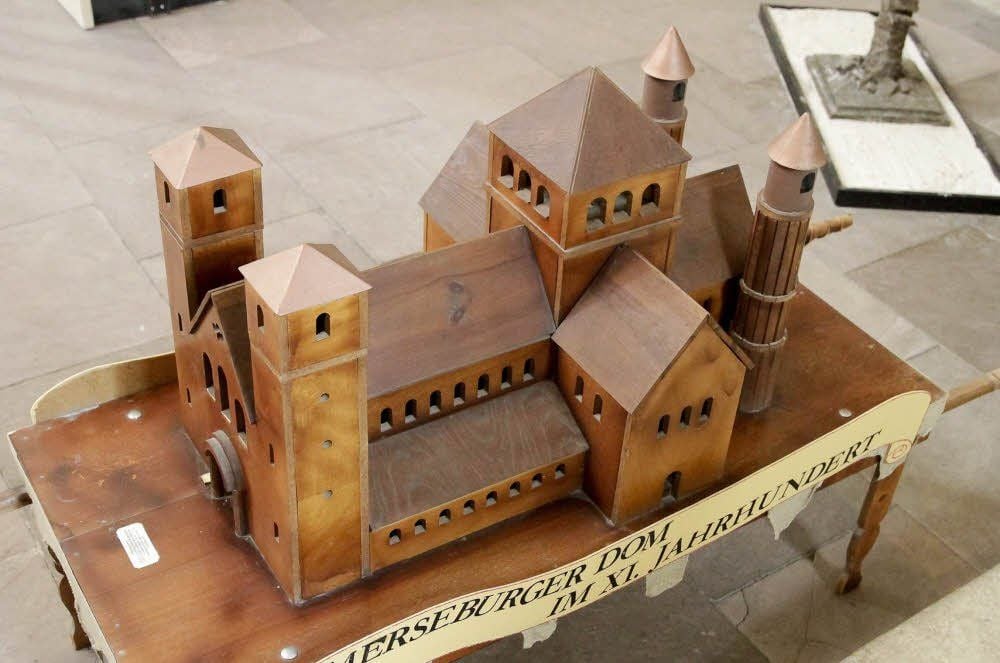 Hat der Merseburger Dom mit dem fünften Turm so ausgesehen?