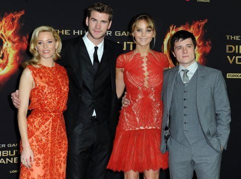 Die Schauspieler Elizabeth Banks (USA), Liam Hemsworth (Australien), Jennifer Lawrence (USA) und Josh Hutcherson (USA)bei der Premiere des Films «Die Tribute von Panem - Tödliche Spiele». (FOTO: DPA)